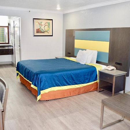 Budget Inn Ла Пуенте Екстериор снимка