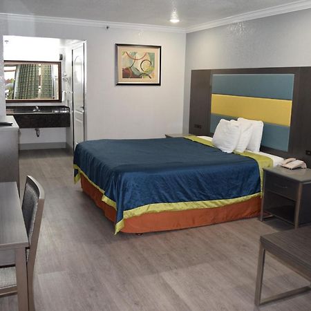Budget Inn Ла Пуенте Екстериор снимка