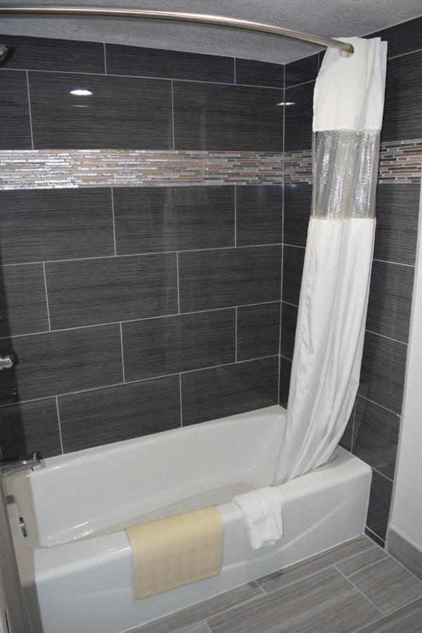 Budget Inn Ла Пуенте Екстериор снимка