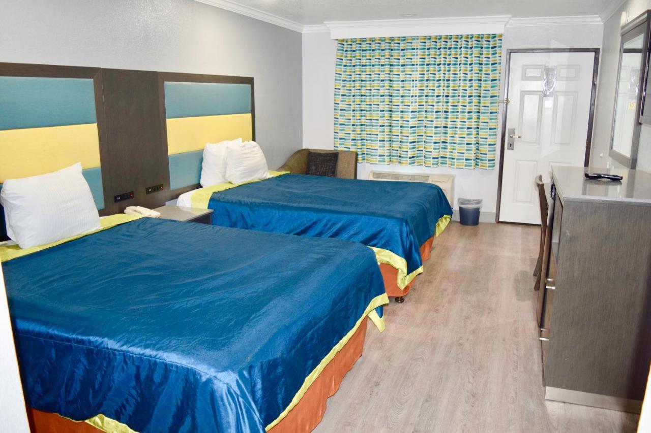 Budget Inn Ла Пуенте Екстериор снимка