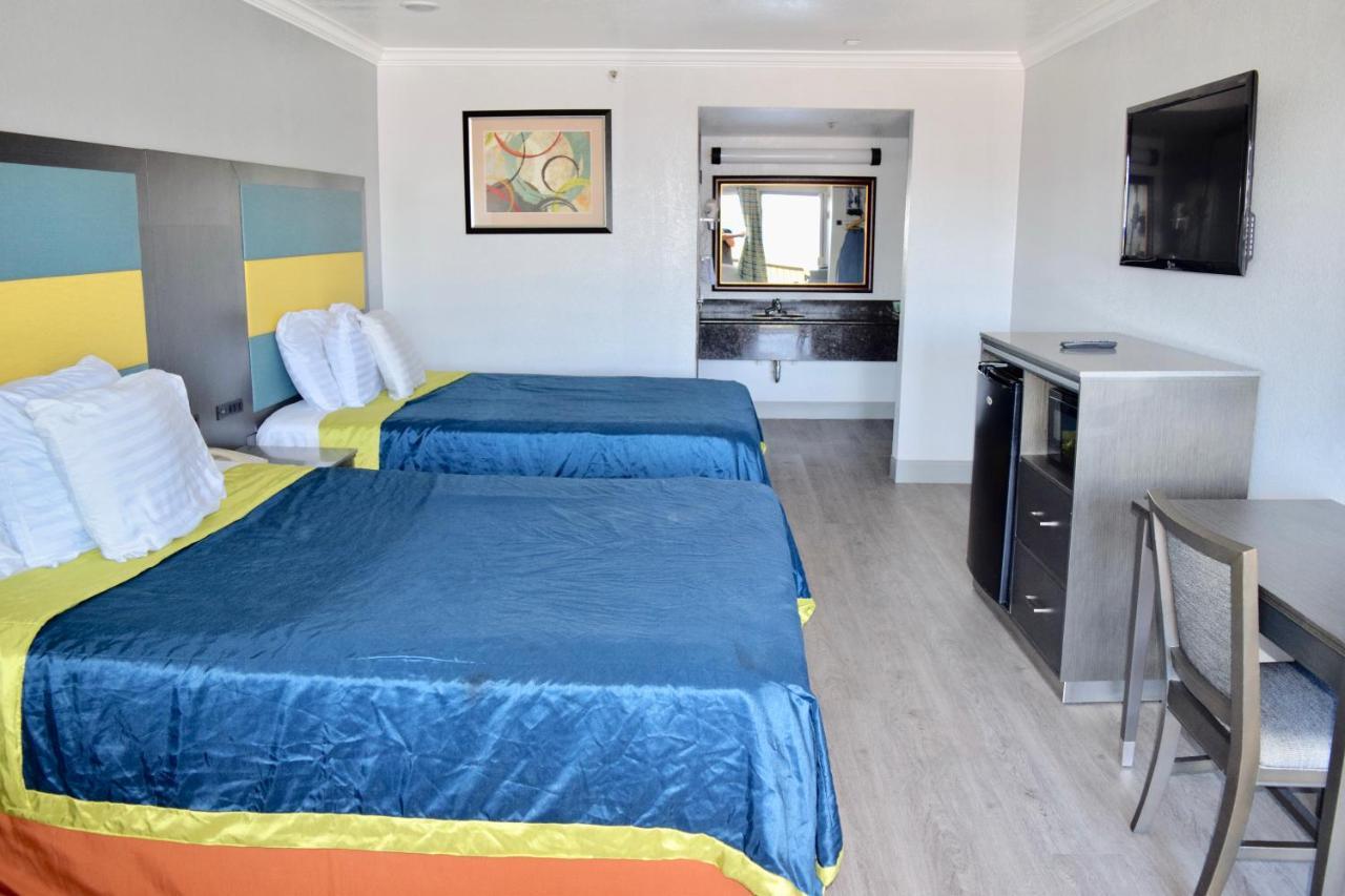 Budget Inn Ла Пуенте Екстериор снимка