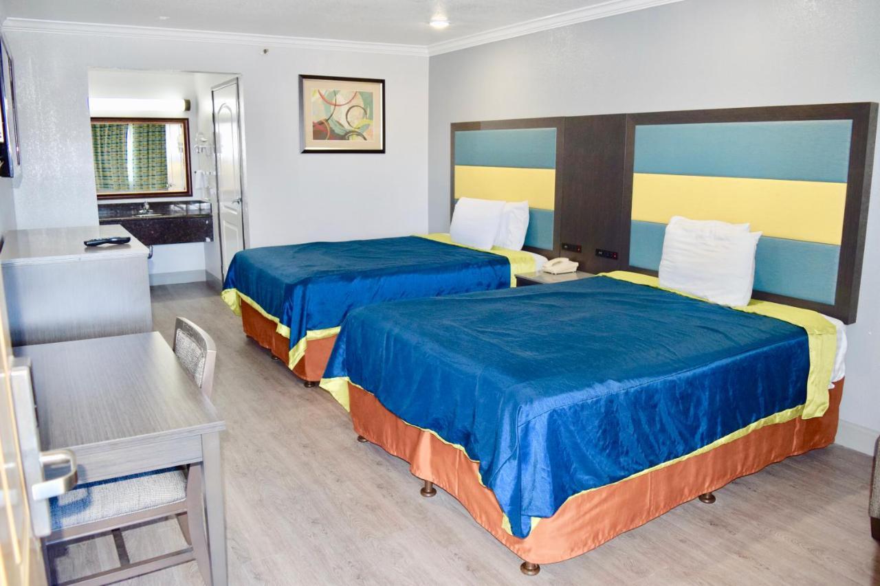 Budget Inn Ла Пуенте Екстериор снимка