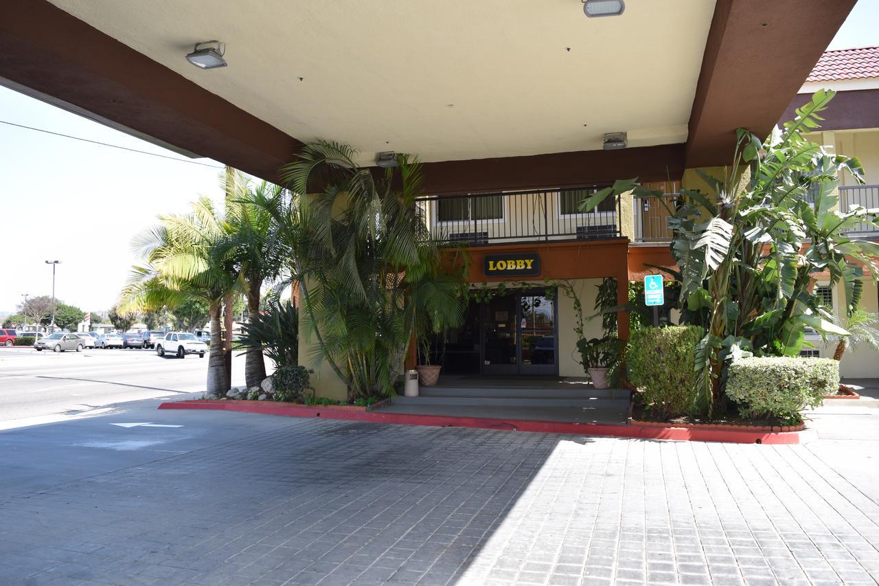 Budget Inn Ла Пуенте Екстериор снимка