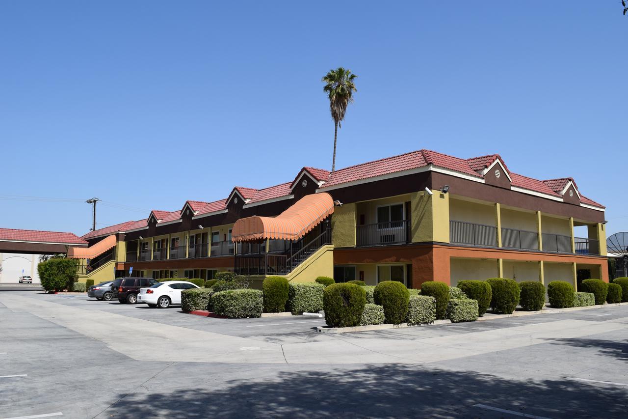 Budget Inn Ла Пуенте Екстериор снимка