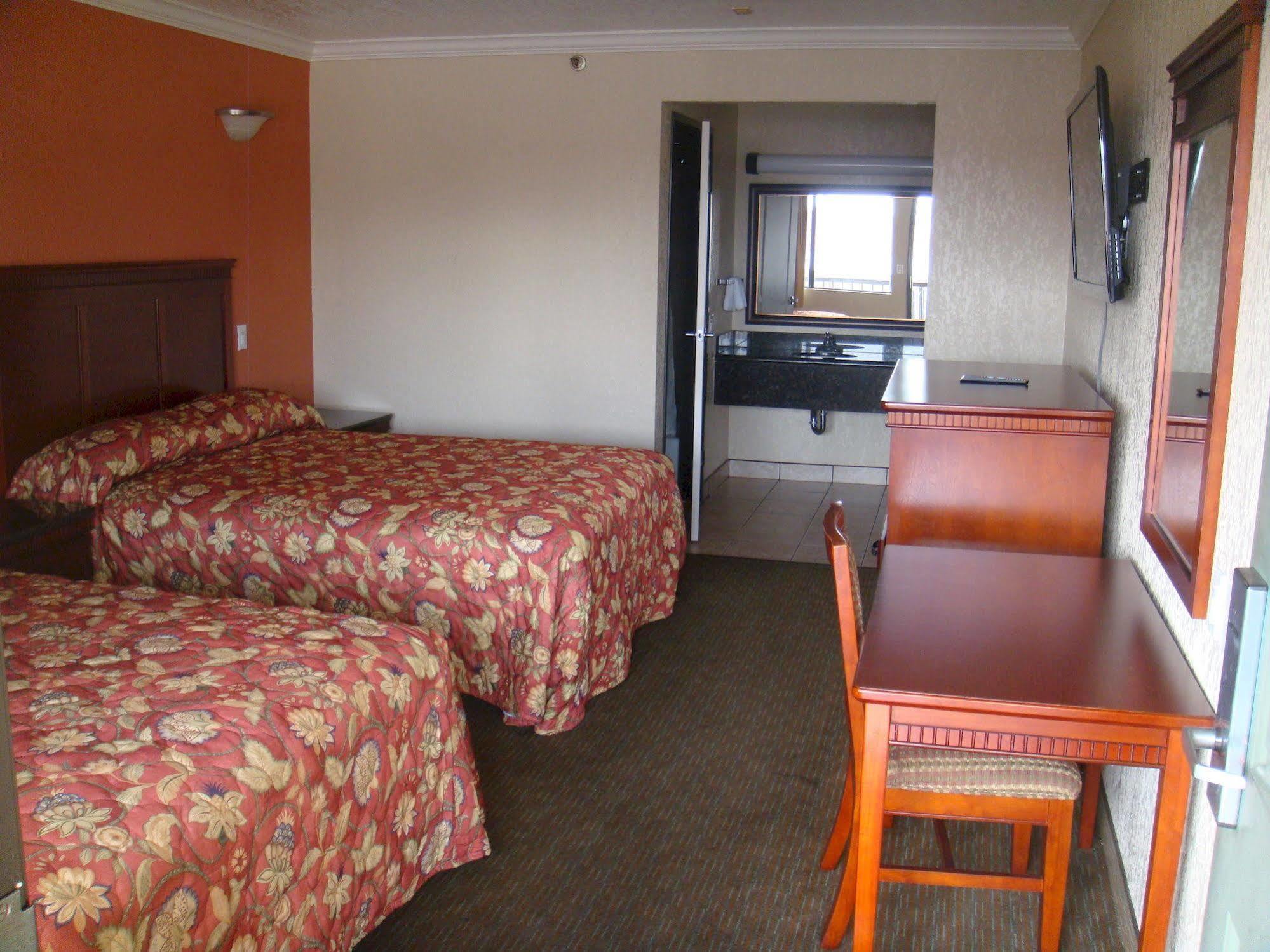 Budget Inn Ла Пуенте Екстериор снимка
