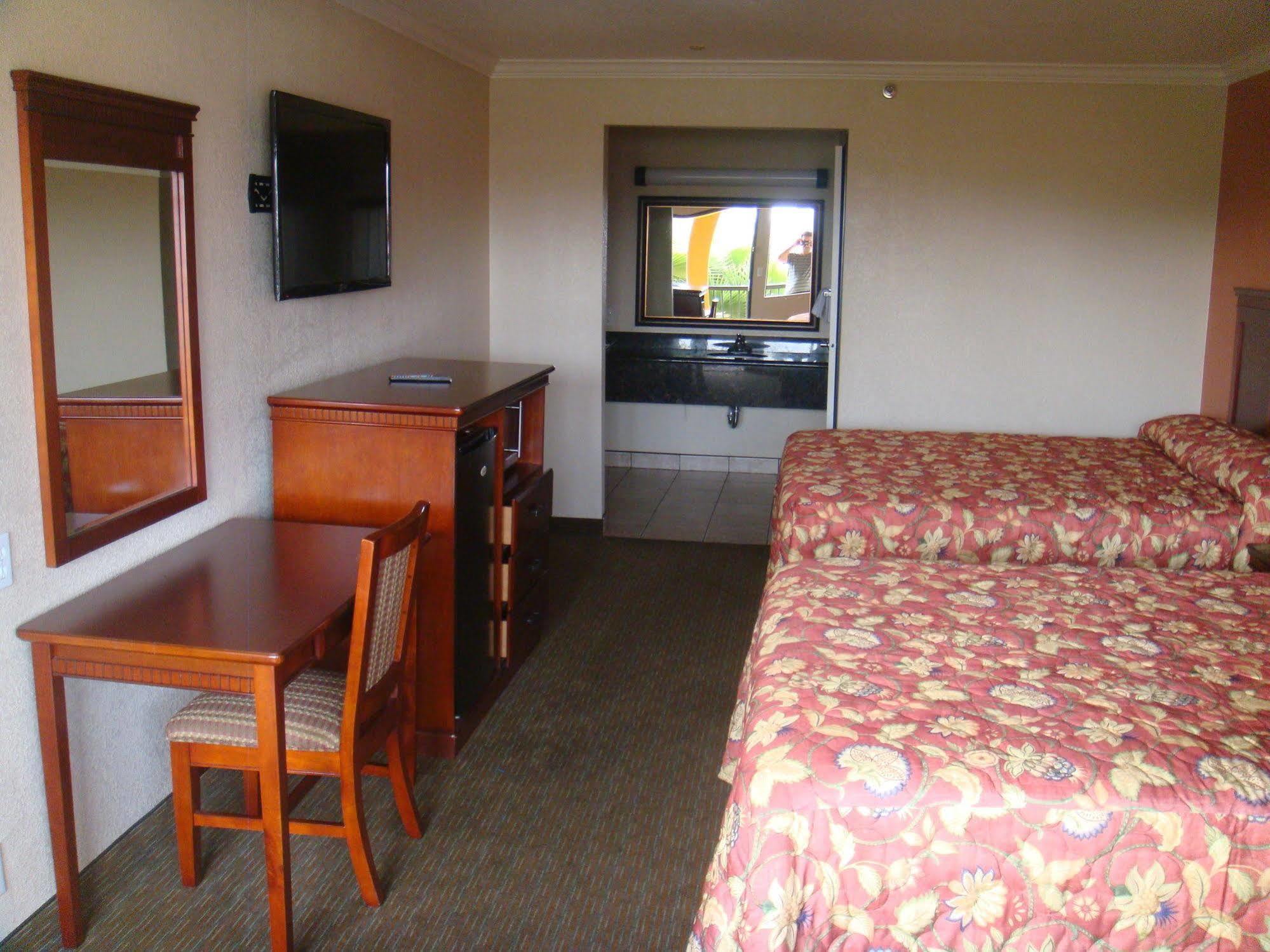 Budget Inn Ла Пуенте Екстериор снимка